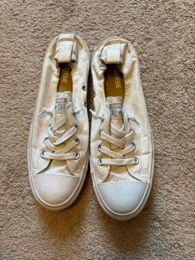 Converse White Low Top Sneakers - Metallic Sheen